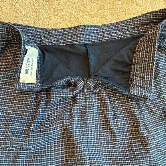 Hollister HIgh Rise Blue Front Slit Zip Closure Mini Skirt - Picture 7 of 11